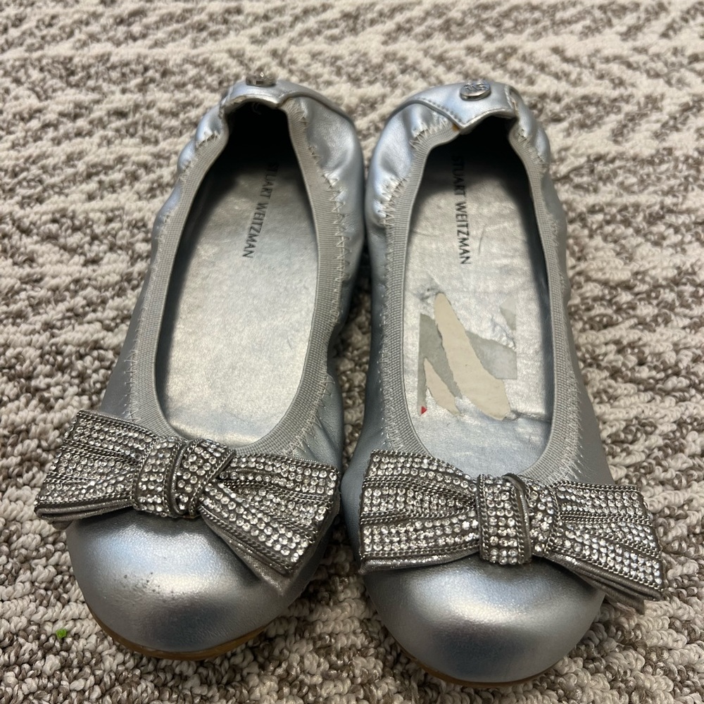 Girls size 1. Gently worn. High quality classic shoes
